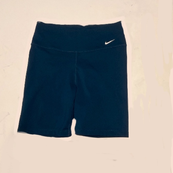 New nike biker shorts - Picture 1 of 3